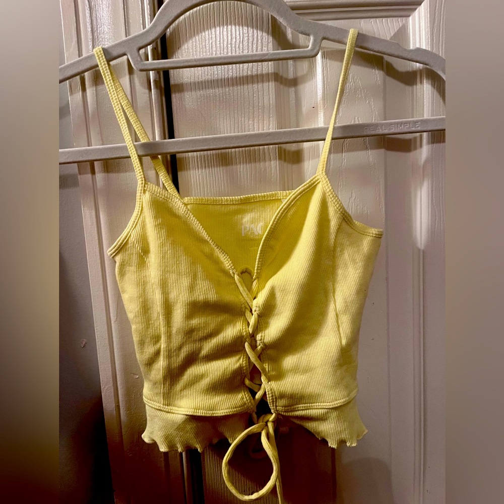 Cute yellow Pacsun tie crop top